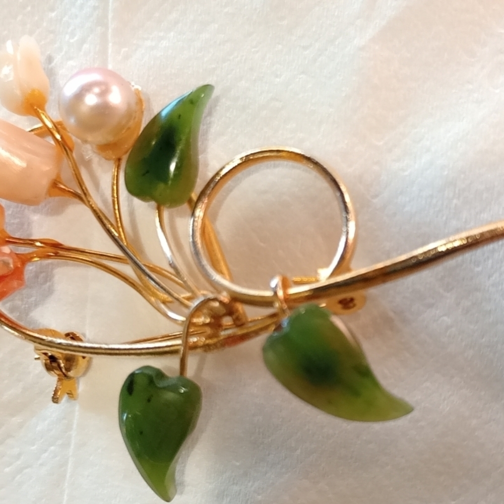 Estate Gold and Green Floral Brooch with Pearl - Picture 12 of 16